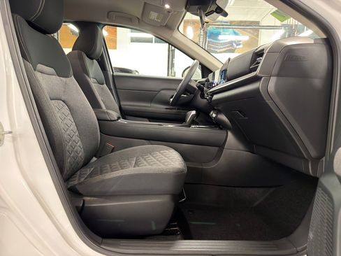 Used 2025 Nissan Kicks SV FWD image 27