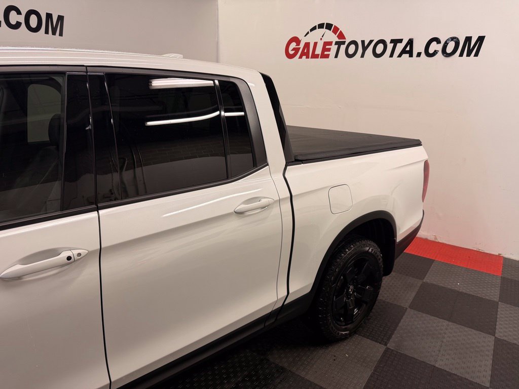 Used 2025 Honda Ridgeline Black Edition image 7