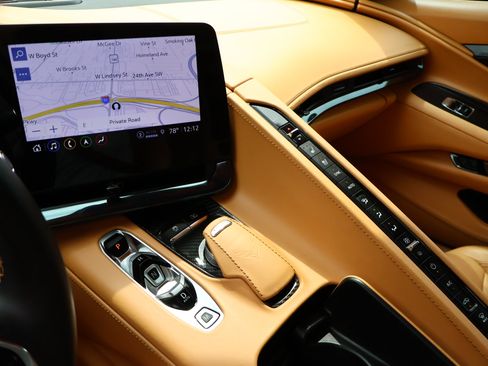 Used 2023 Chevrolet Corvette Stingray Premium Conv w/ Z51 Performance Package RWD image 23