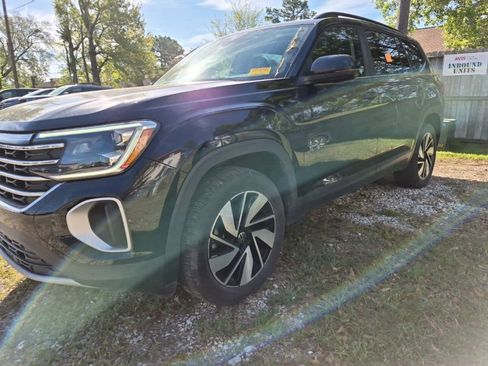 Used 2025 Volkswagen Atlas SE image 1