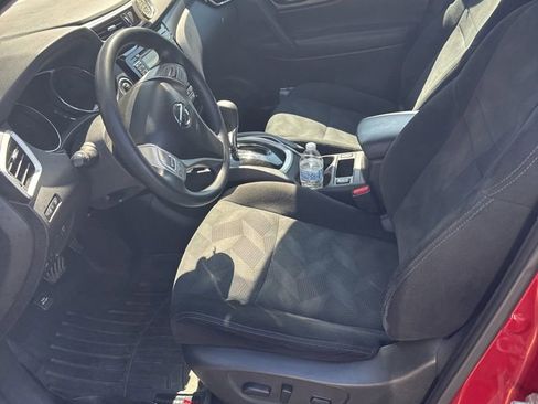 Used 2016 Nissan Rogue SV w/ SV Premium Package AWD/4WD image 2