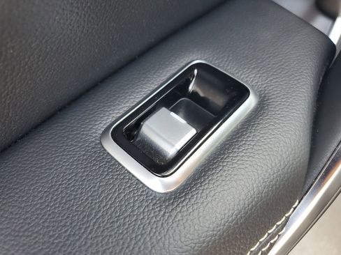 Used 2024 Jaguar F-PACE R-Dynamic S image 16