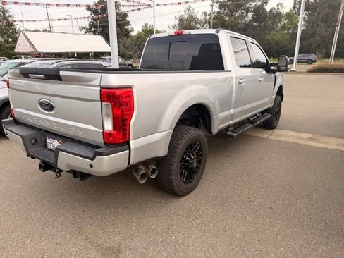 Used 2019 Ford F350 Lariat image 5