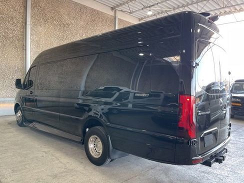 Used 2024 Mercedes-Benz Sprinter 3500 image 3
