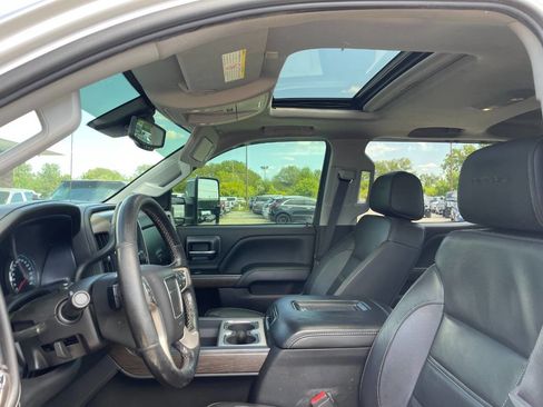 Used 2019 GMC Sierra 3500 Denali w/ Duramax Plus Package image 18