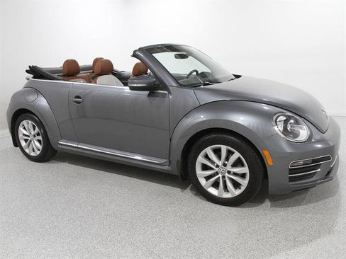 Used 2017 Volkswagen Beetle 1.8T Classic image 1