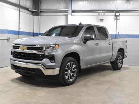 Used 2024 Chevrolet Silverado 1500 LT AWD/4WD image 2
