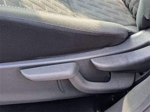 Used 2022 Nissan Kicks S image 20