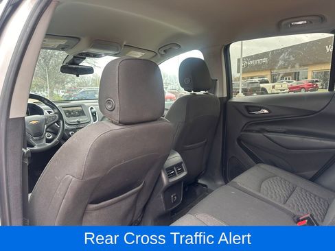 Used 2019 Chevrolet Equinox LT w/ Driver Convenience Package image 16
