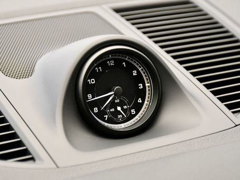 Certified 2025 Porsche Macan image 21