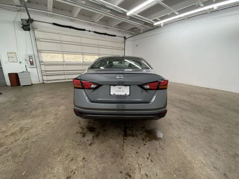 Used 2025 Nissan Altima 2.5 SV FWD image 5