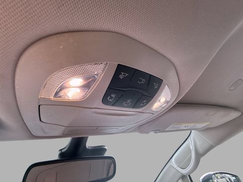 Used 2024 Chrysler Pacifica Touring-L FWD image 17