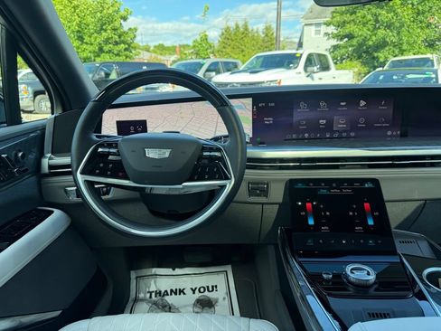 Used 2025 Cadillac Escalade IQ Luxury 1 w/ LPO, Radiant Package AWD/4WD image 24