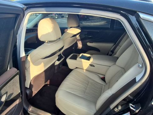 Used 2018 Lexus LS 500 w/ Luxury Package RWD image 19
