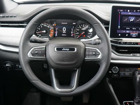 Used 2023 Jeep Compass Latitude AWD/4WD image 13