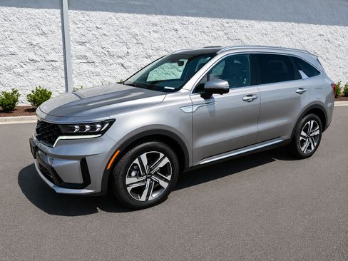 Certified 2023 Kia Sorento SX Prestige w/ Panoramic Sunroof Package AWD/4WD image 1