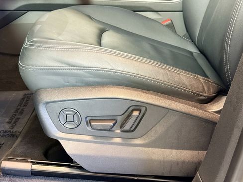 Used 2025 Audi Q8 Premium w/ Black Optic Package image 18