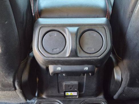 Used 2021 Jeep Gladiator Rubicon AWD/4WD image 16