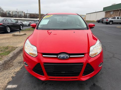 Used 2014 Ford Focus SE w/ Equipment Group 201A FWD image 2
