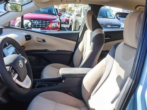 Used 2017 Toyota Prius Two w/ Carpet Mat Package image 24