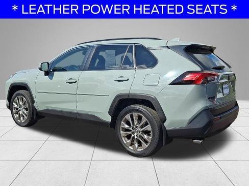 Used 2019 Toyota RAV4 XLE Premium AWD/4WD image 6