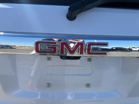 Used 2022 GMC Acadia Denali w/ Denali Technology Package image 9