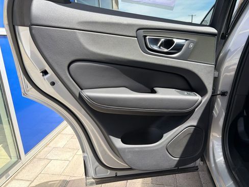Used 2025 Volvo XC60 B5 Plus AWD/4WD image 21
