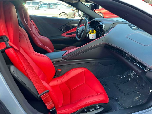Used 2024 Chevrolet Corvette Stingray Preferred Cpe w/ Z51 Performance Package RWD image 31