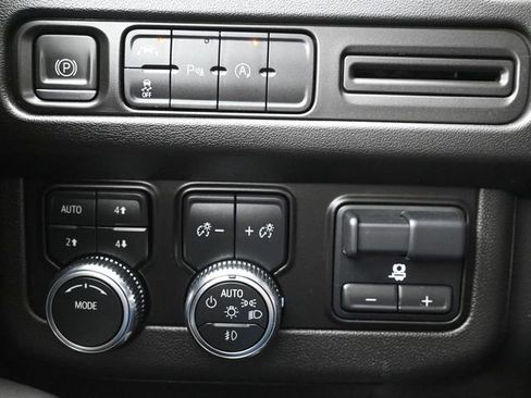 Used 2023 GMC Yukon XL SLT w/ Max Trailering Package AWD/4WD image 27