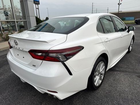 Used 2024 Toyota Camry SE FWD image 3