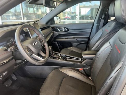 Used 2024 Jeep Compass Trailhawk image 9