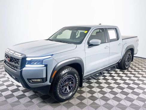 Used 2025 Nissan Frontier Pro-X RWD image 4