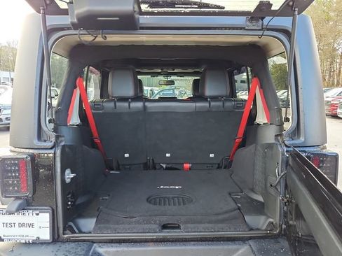 Used 2017 Jeep Wrangler Unlimited Rubicon image 27