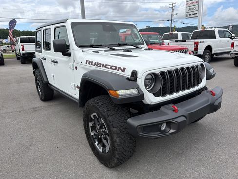 Used 2026 Jeep Wrangler Unlimited Rubicon AWD/4WD image 3