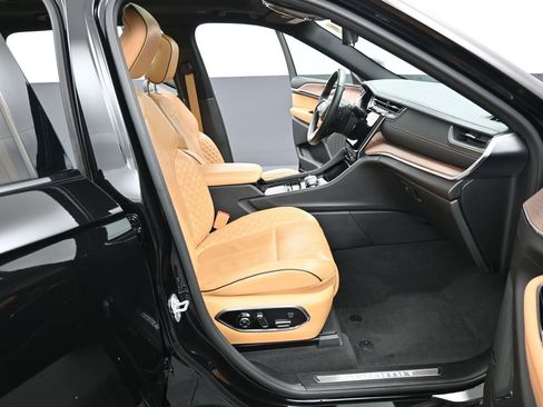 Used 2022 Jeep Grand Cherokee L Summit w/ Advanced Protech Group IV image 39