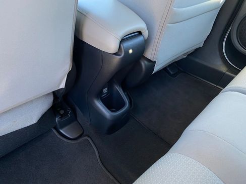 Used 2021 Honda HR-V LX image 27