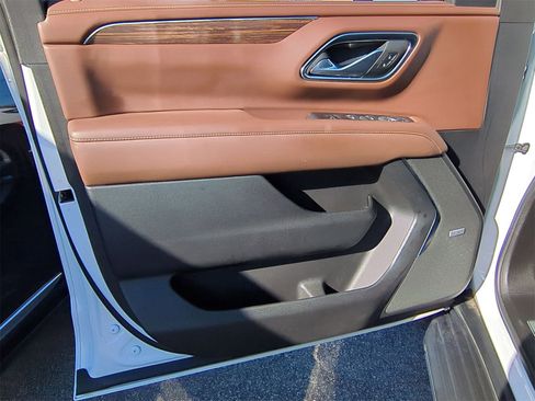 Certified 2024 Chevrolet Tahoe High Country w/ Advanced Technology Package image 13