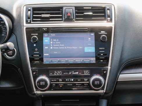 Used 2019 Subaru Outback 3.6R Limited AWD/4WD image 14