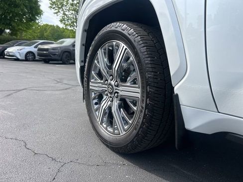 Used 2025 Toyota Sequoia Capstone AWD/4WD image 12