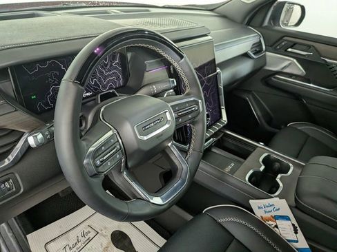 Certified 2025 GMC Acadia Denali w/ Super Cruise Package AWD/4WD image 24