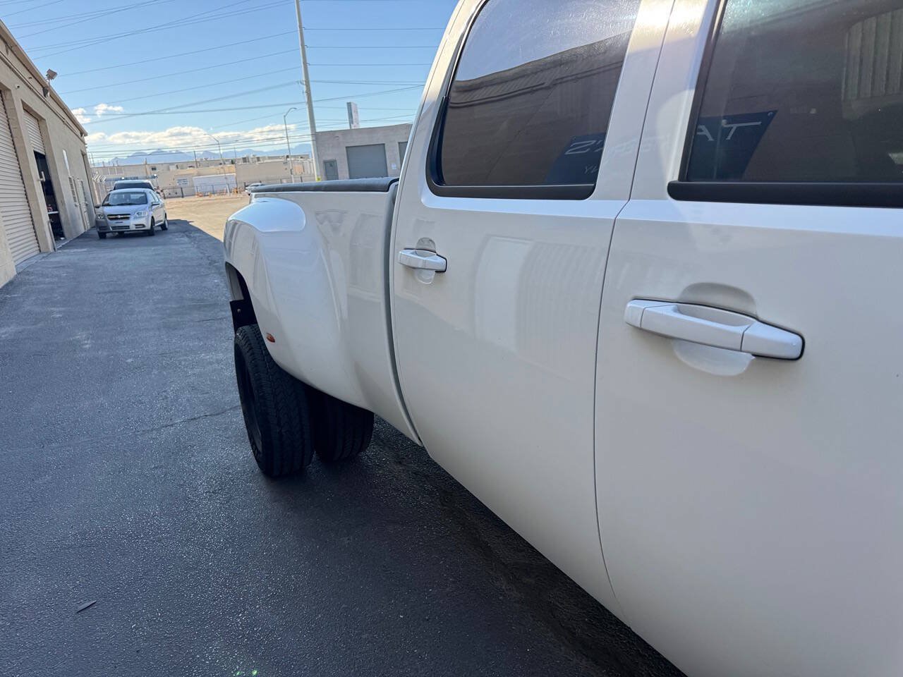 Used 2007 GMC Sierra 3500 SLT w/ Entertainment Package AWD/4WD image 16