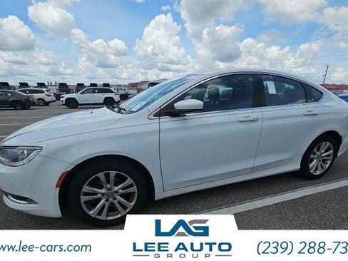 Used 2016 Chrysler 200 Limited image 1