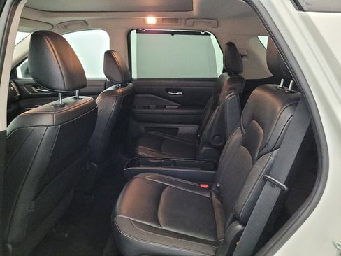 Used 2022 Nissan Pathfinder SL w/ SL Premium Package AWD/4WD image 18