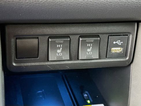 Used 2022 Toyota Corolla Cross XLE image 26