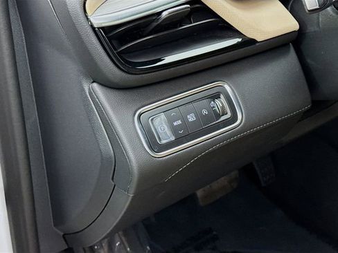 Used 2025 Buick Enclave Preferred image 11