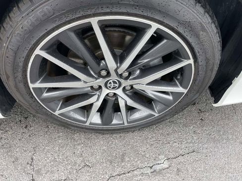 Used 2021 Toyota Camry XLE image 29