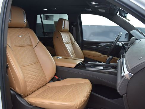 Used 2021 Cadillac Escalade Sport w/ Driver Assist Tech Package image 34