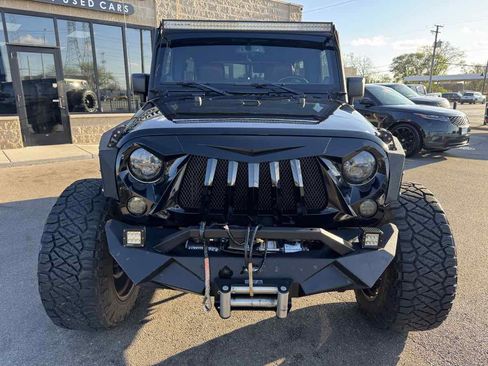 Used 2013 Jeep Wrangler Unlimited Sport image 2