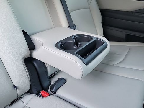 Used 2024 Nissan Pathfinder SL image 17