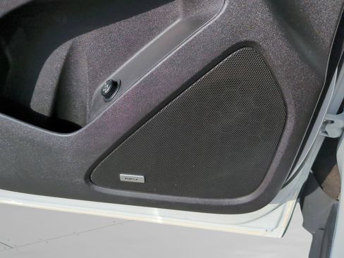 Used 2022 Chevrolet Equinox RS w/ RS Leather Package FWD image 23